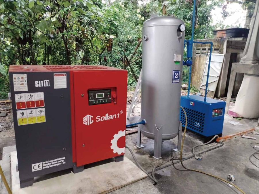 Compressor with receiver